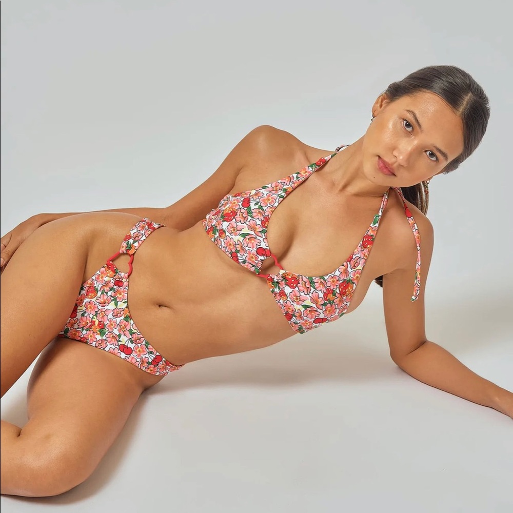 NWT Blackbough Swim Berry Cherry bikini bottoms